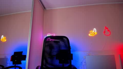 Slemgem Amy  friends online show from February 13, 2025, 10:11 pm