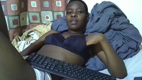 slender_queen online show from February 12, 2026, 6:52 am