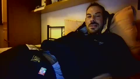 Snapshot of slevin1983 chatting on April 6, 2026, 1:36 am slevin online show from April 6, 2026, 1:36 am