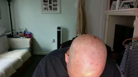 slick50000 online show from December 4, 2025, 8:06 pm