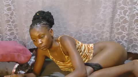 slim_girl01 online show from February 6, 2025, 5:09 pm