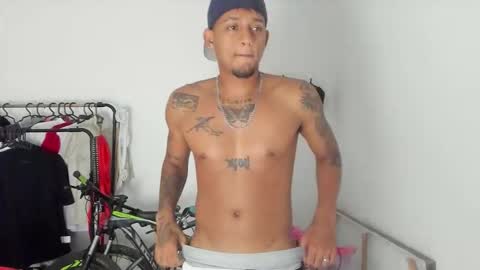 slim_master12 online show from April 13, 2026, 7:36 am