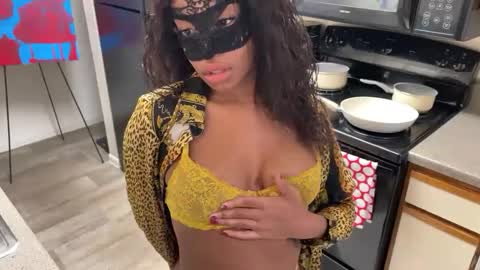 Barbie Stylebender online show from February 4, 2025, 8:06 pm