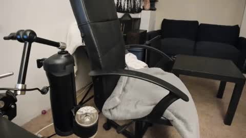 Snapshot of slimguerrilla chatting on December 31, 2024, 1:04 am Slimguerrilla online show from December 31, 2024, 1:04 am