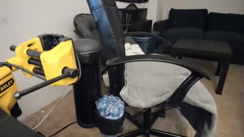 Snapshot of slimguerrilla chatting on March 4, 2025, 12:39 am Slimguerrilla online show from March 4, 2025, 12:39 am