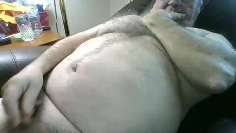 slippery_duck online show from March 8, 2025, 1:47 pm