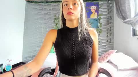 slone03 online show from October 20, 2025, 7:03 pm