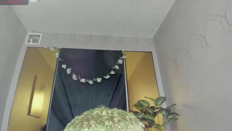 Paola  online show from February 11, 2025, 5:29 pm