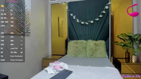 Paola  online show from February 13, 2025, 11:17 am