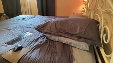 slut online show from May 5, 2026, 3:31 pm