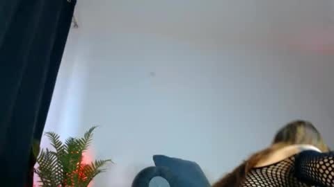 Snapshot of slut_tattoogirl chatting on May 28, 2026, 5:49 am Ariana online show from May 28, 2026, 5:49 am