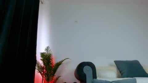 Snapshot of slut_tattoogirl chatting on June 5, 2026, 7:14 am Ariana online show from June 5, 2026, 7:14 am