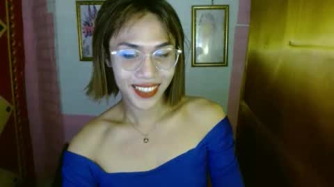 Snapshot of slutqueen_raz chatting on October 21, 2025, 12:00 am Raz online show from October 21, 2025, 12:00 am
