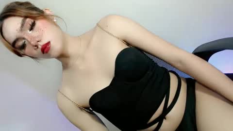 slutty_rose69 online show from May 23, 2026, 11:25 am