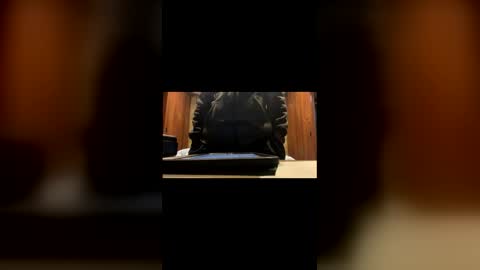 slyneck online show from April 5, 2026, 1:19 pm