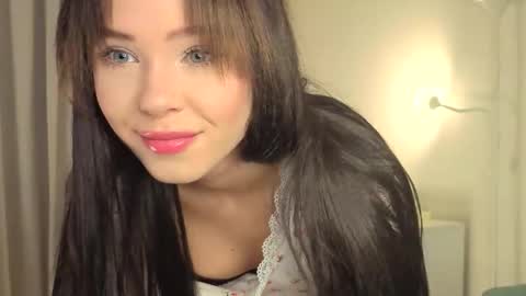 Lily online show from November 4, 2025, 2:05 pm