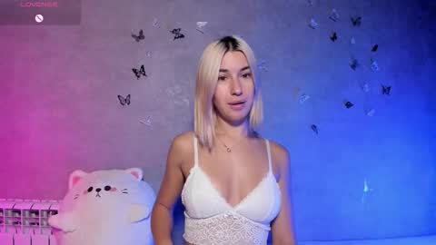 Melani online show from September 28, 2025, 8:03 pm