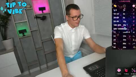 Alex online show from December 4, 2025, 6:16 pm