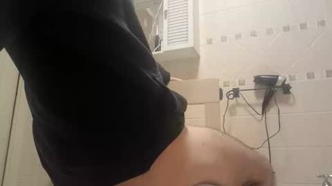 smallone8825 online show from April 1, 2026, 5:19 am