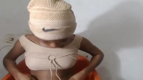smallsluty online show from June 8, 2026, 7:03 pm