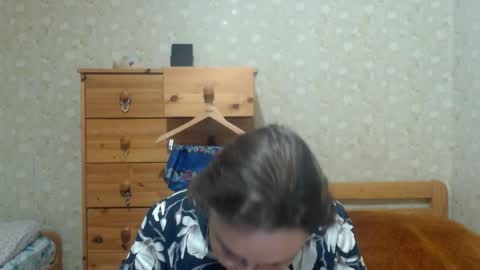 smart_rose online show from November 9, 2025, 2:15 pm