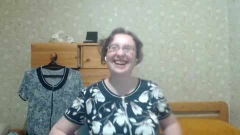 smart_rose online show from April 15, 2026, 9:26 pm