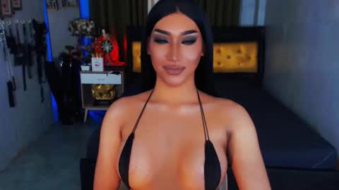 smasherqueen online show from November 20, 2025, 10:15 am