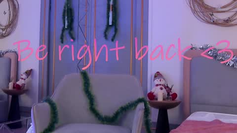 Mia online show from December 31, 2024, 11:20 am