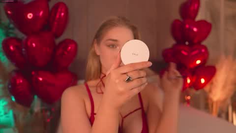 Mia online show from February 14, 2026, 5:26 am