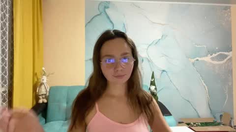 smiling_riddle online show from December 18, 2024, 4:17 pm