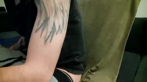 Snapshot of smokeandwatching chatting on January 21, 2025, 9:25 pm Smokeandwatching online show from January 21, 2025, 9:25 pm