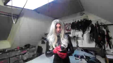 smokeslut365 online show from March 4, 2025, 4:06 am