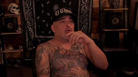 Snapshot of smokey915 chatting on December 25, 2024, 11:53 pm Smokey915 online show from December 25, 2024, 11:53 pm