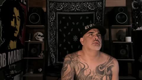 Snapshot of smokey915 chatting on January 1, 2025, 9:31 pm Smokey915 online show from January 1, 2025, 9:31 pm