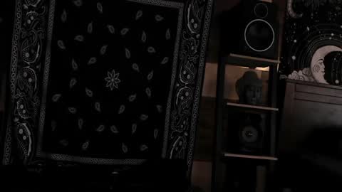 Snapshot of smokey915 chatting on January 6, 2025, 7:35 pm Smokey915 online show from January 6, 2025, 7:35 pm