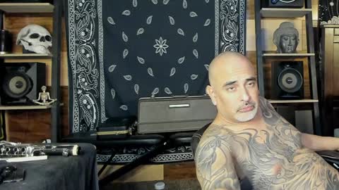 Snapshot of smokey915 chatting on January 9, 2025, 12:57 am Smokey915 online show from January 9, 2025, 12:57 am