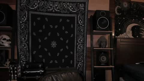 Snapshot of smokey915 chatting on January 12, 2025, 12:49 am Smokey915 online show from January 12, 2025, 12:49 am