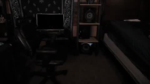 Snapshot of smokey915 chatting on January 12, 2025, 10:02 am Smokey915 online show from January 12, 2025, 10:02 am