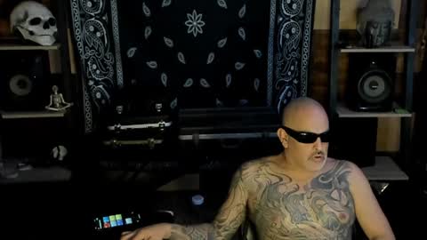 Snapshot of smokey915 chatting on January 14, 2025, 2:08 am Smokey915 online show from January 14, 2025, 2:08 am