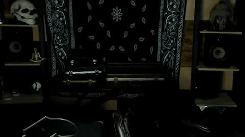 Snapshot of smokey915 chatting on January 14, 2025, 11:42 am Smokey915 online show from January 14, 2025, 11:42 am