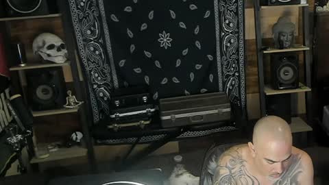 Snapshot of smokey915 chatting on January 15, 2025, 12:19 am Smokey915 online show from January 15, 2025, 12:19 am