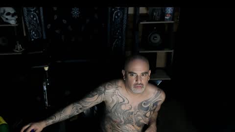 Snapshot of smokey915 chatting on January 17, 2025, 12:10 pm Smokey915 online show from January 17, 2025, 12:10 pm