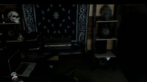 Snapshot of smokey915 chatting on January 18, 2025, 2:55 pm Smokey915 online show from January 18, 2025, 2:55 pm