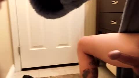 SmokeySmilez online show from December 1, 2025, 5:34 am