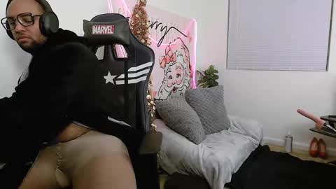 Smoothj2011 online show from December 19, 2024, 12:01 pm