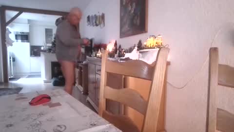 smoothy5460 online show from December 25, 2024, 8:18 am