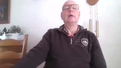 smoothy5460 online show from December 28, 2024, 11:19 am