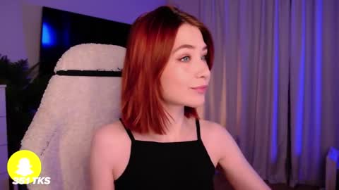 Snapshot of smthwrong chatting on October 27, 2025, 12:36 am smthwrong online show from October 27, 2025, 12:36 am