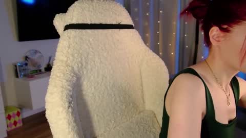 Snapshot of smthwrong chatting on February 25, 2026, 11:25 pm smthwrong online show from February 25, 2026, 11:25 pm