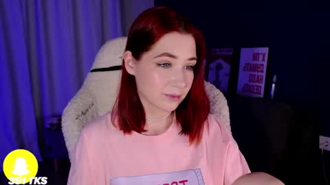 Snapshot of smthwrong chatting on March 25, 2026, 9:32 pm smthwrong online show from March 25, 2026, 9:32 pm